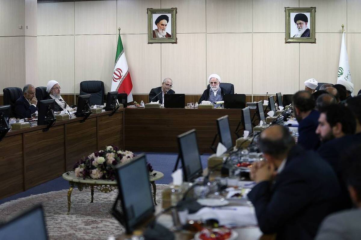 ادامه بررسی طرح «الزام به ثبت رسمی معاملات اموال غیرمنقول» در کمیسیون حقوقی و قضائی مجمع