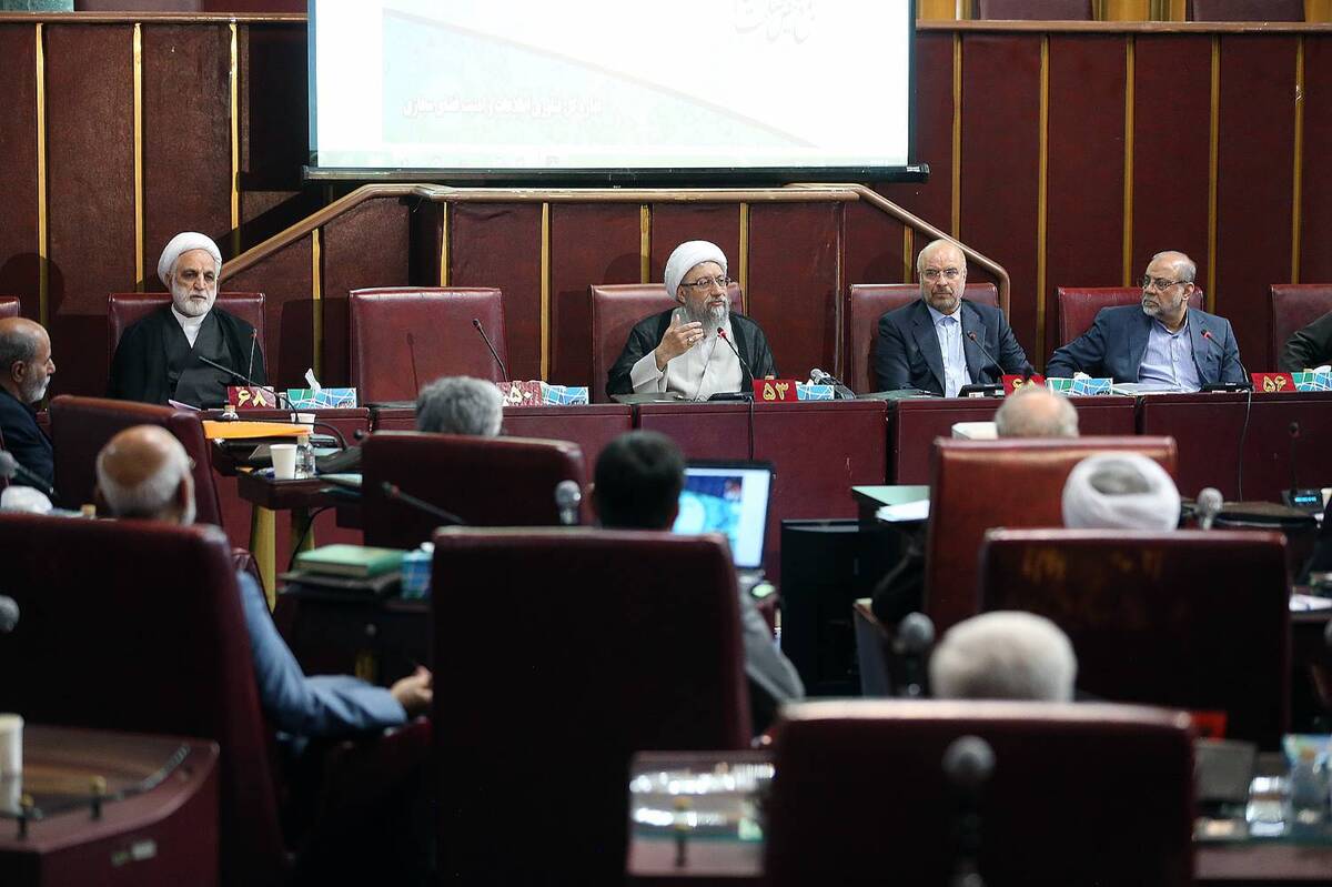 بنا نیست که مجمع تشخیص بر اثر فضاسازی عقب نشینی کند/مخالف اصل شفافیت نیستم