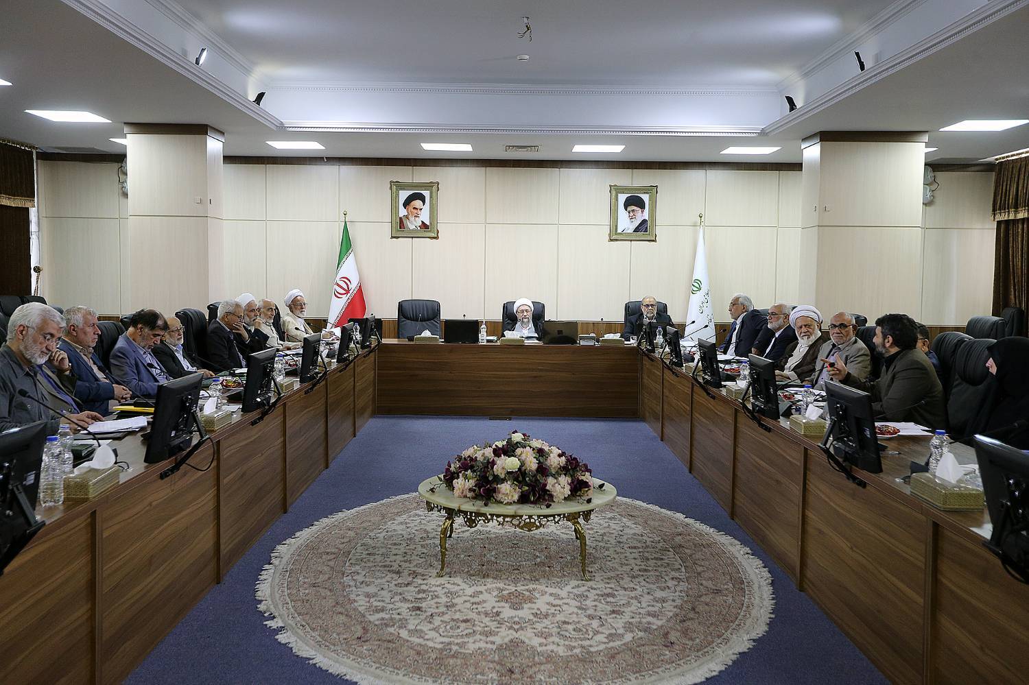 هیئت عالی نظارت مجمع، ایجاد منطقه آزاد تجاری-صنعتی«سرخس»،«دوغارون» و «مازندران» و «ماده ۱۵مصوبه حمایت از گزارشگران فساد» را مغایر سیاست های کلی نظام ندانست